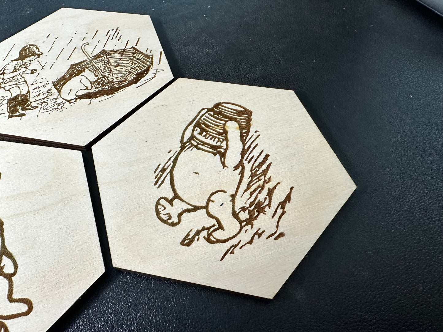 Original Winnie The Pooh Illustrations Hexagonal Wooden Coaster Set - 6-Piece Nostalgic Table Protection with Engraved Character Images